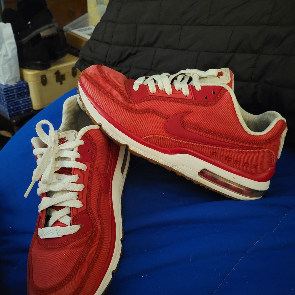 Nike Red and White Canvis Sneakers - Picture 7 of 9